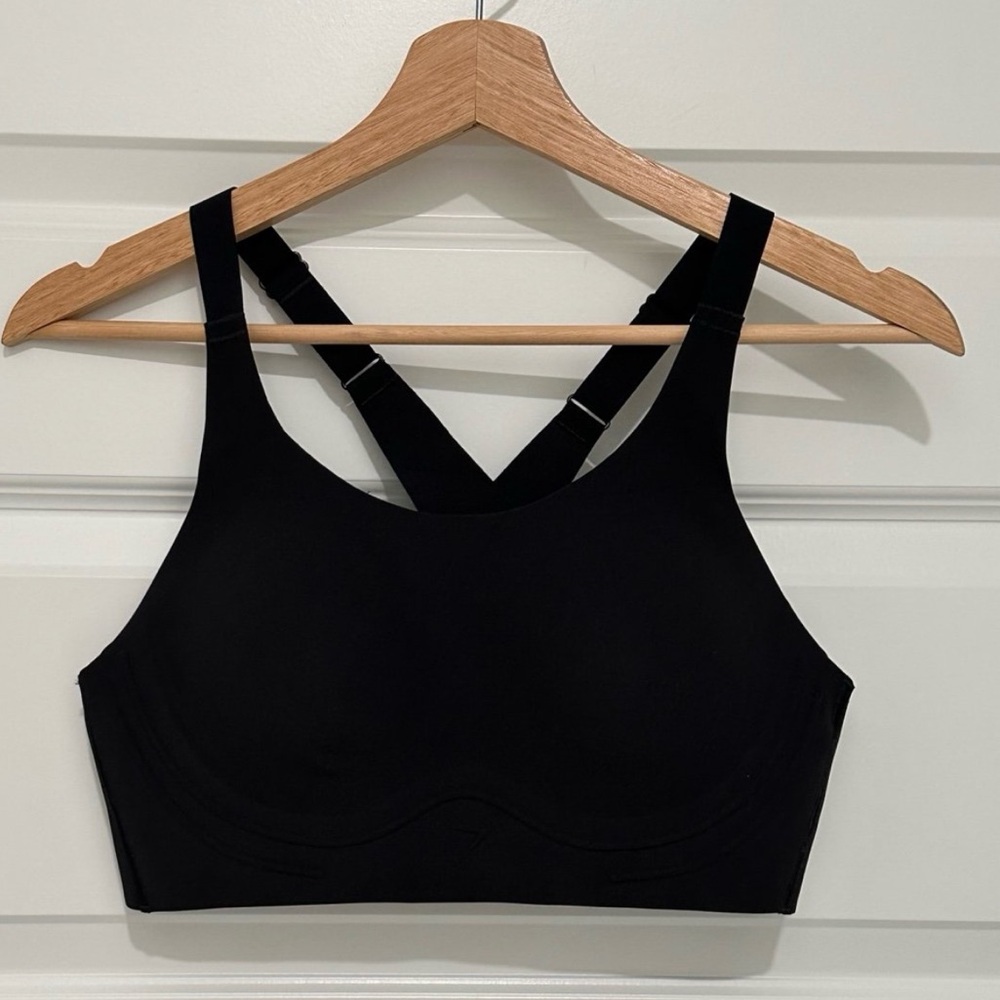 🆕 Gymshark Cross-Back Sports Bra – Black Size M.